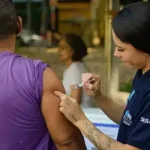 InfoGripe: Influenza impulsiona alta dos casos graves de doenças respiratórias entre jovens, adultos e idosos